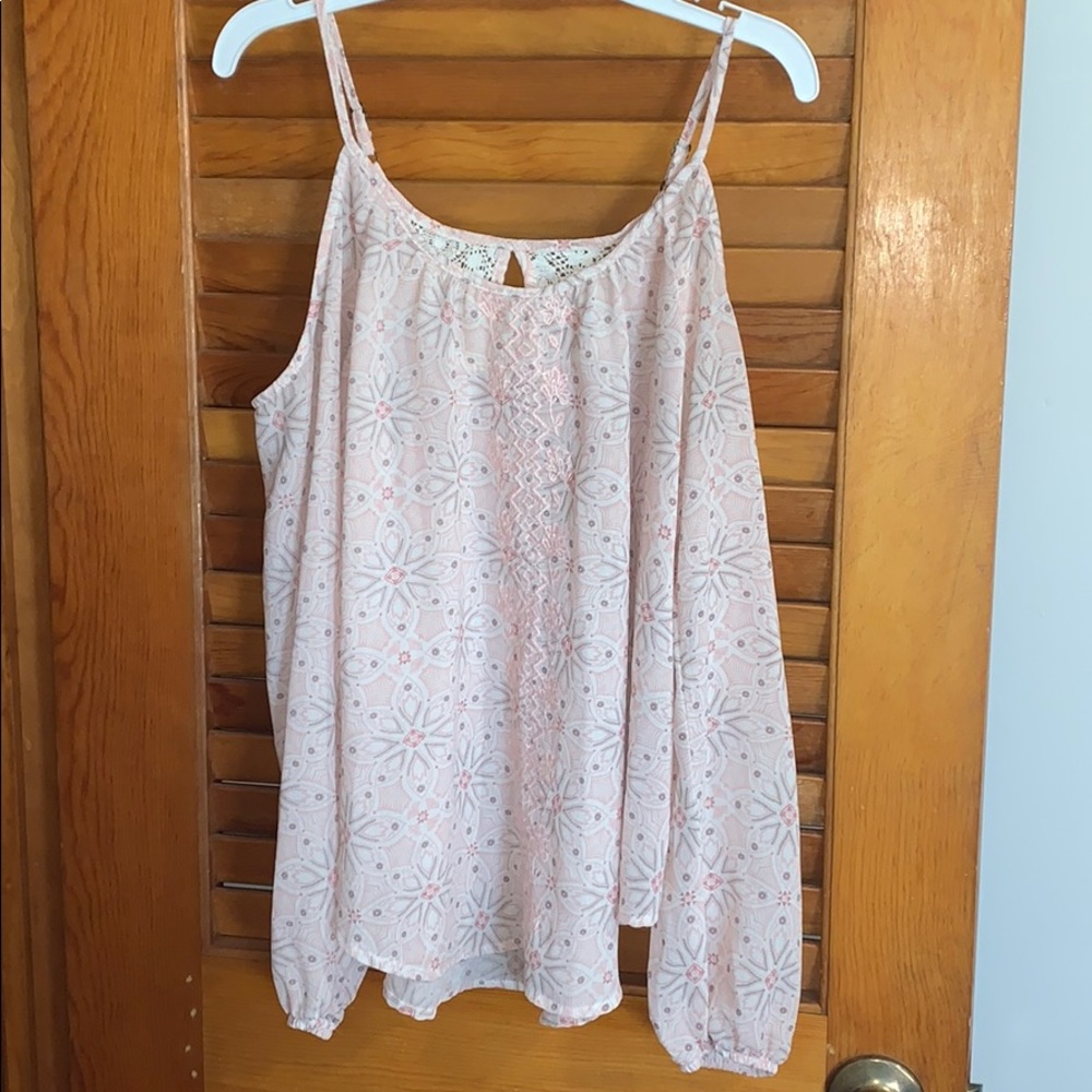 Cut- Out Shoulder Long Sleeve